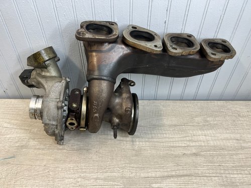 15-19 OEM MERCEDES C300 E300 W205 2.0 TURBOCHARGER EXHAUST MANIFOLD 2740903980