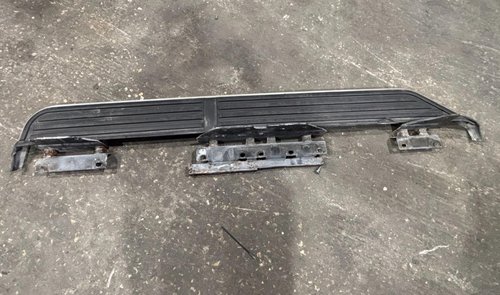 2011 - 2016 OEM Land Rover LR4 Left LH Driver Side Running Board Step Mount