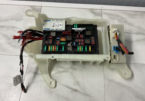 2017 - 2020 BMW 530I 540I M5 G30 F90 CONTROL MODULE FUSE BOX OEM