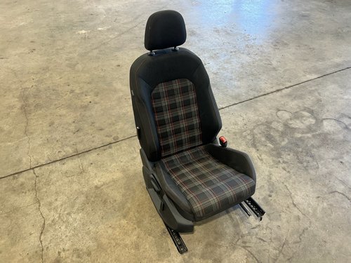 2015 - 2018 OEM Volkswagen Golf GTI MK7 FRONT Right Passenger Seat CLOTH