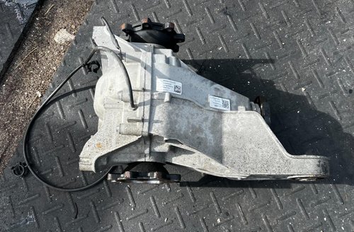 2022 - 2024 OEM CADILLAC ESCALADE ESV REAR ELECTRONIC  DIFFERENTIAL CARRIER 3.23