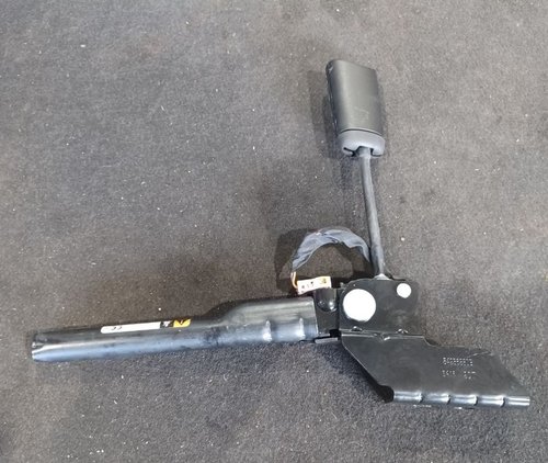 21 - 24 OEM GMC YUKON RIGHT RH PASSENGER Seat Belt Pre-Tensioner