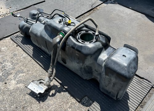 2020 - 2025 OEM GMC SIERRA CHEVROLET SILVERADO 2500 3500 6.6L DIESEL FUEL TANK