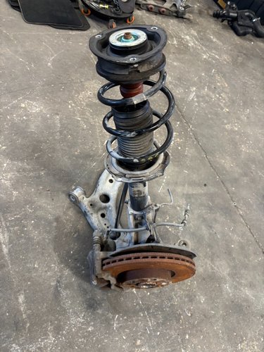 2015-2018 OEM Audi A3 Front LEFT Knee SUSPENSION ASSY CALIPER KNUCKLE SPINDLE