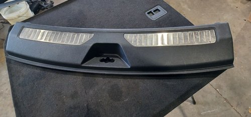 2021 - 2026 OEM GMC YUKON CHEVY SUBURBAN TAHOE LIFT GATE DOOR SILL PLATE TRIM