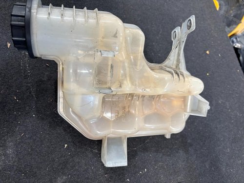 2013 - 2016 Land Rover LR4 Range SPORT V8 V6 EXPANSION TANK COOLANT RESERVOIR