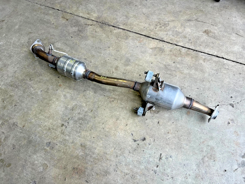 OEM 2020 - 2022 TOYOTA COROLLA HYBRID 1.8L CATALYTIC CONVERTER EXHAUST PIPE