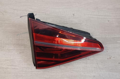2016-2019 OEM VW PASSAT SEDAN INNER RIGHT PASSENGER SIDE TAIL LIGHT 561945308C