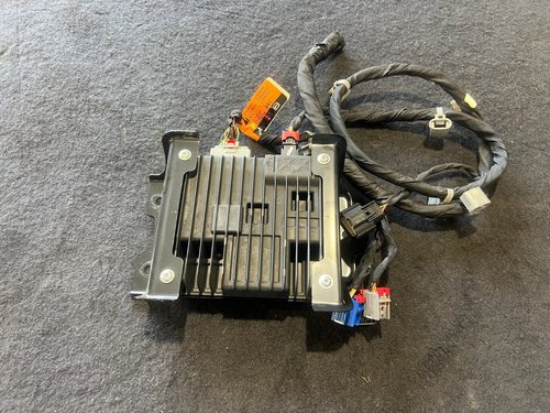20-23 OEM GMC Sierra 2500 3500 HD AC and DC Power Control Module 84379747