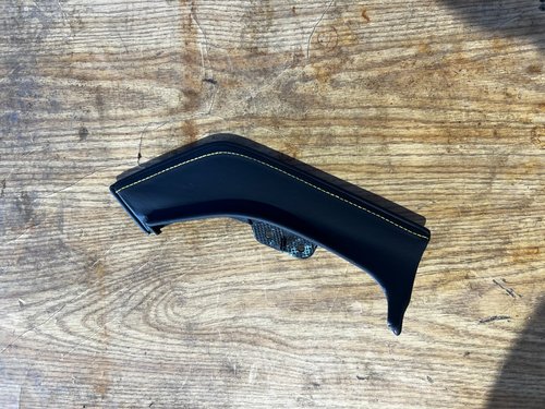 20 - 25 OEM Chevrolet Corvette Stingray C8 FRONT RIGHT Panel Trim Black 84731493