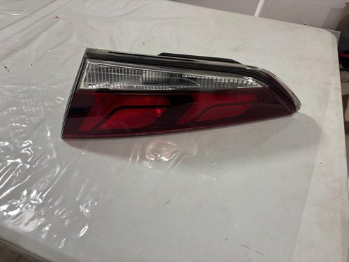 2018 2019 HYUNDAI SONATA LEFT LH Driver Side Inner Tail Light OEM
