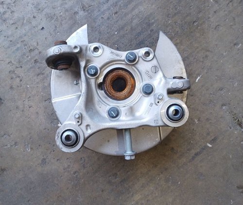21 - 24 OEM ESCALADE TAHOE SUBURBAN REAR LEFT DRIVER SIDE SPINDLE KNUCKLE HUB