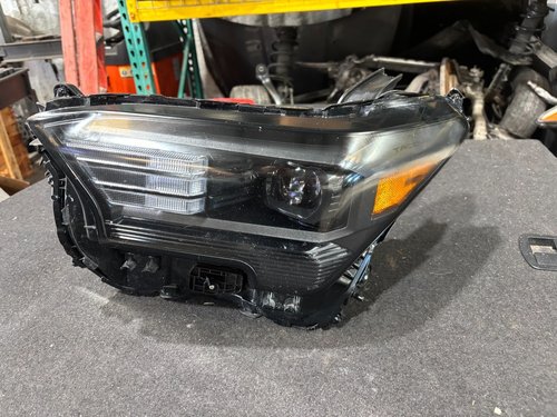 2024 2025 Toyota Tacoma Passenger LEFT LH DRIVER Side Headlight OEM -Broken Tabs