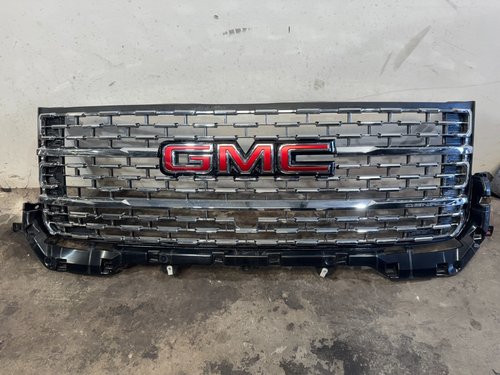 2020-2023 GMC ACADIA DENALI FRONT RADIATOR GRILLE GRILL W/ EMBLEM OEM 84818781