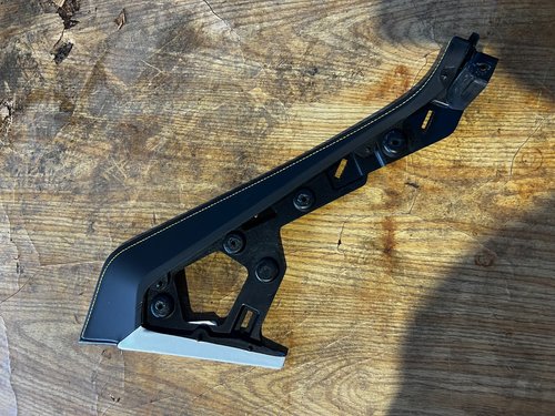 20 - 25 OEM Chevrolet Corvette Stingray C8 FRONT Panel Trim Black 85002131