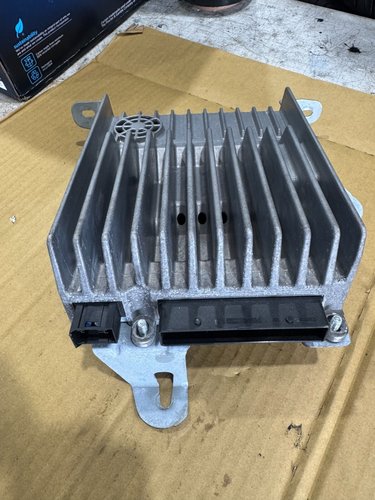 08-17 Mercedes E350 E550 W212 Harman Becker Audio Amplifier Amp 2128700194 OEM