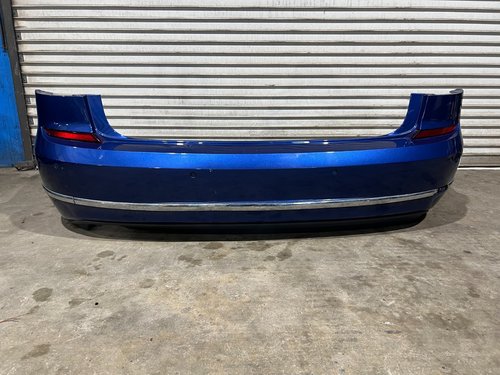 2015 - 2019 OEM VW Volkswagen Passat COMPLETE REAR BUMPER ASSEMBLY WITH SENSORS