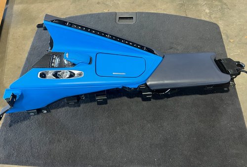 20-25 OEM CORVETTE C8 3LT CENTER CONSOLE ASSEMBLY TWILIGHT BLUE CARBON FIBER