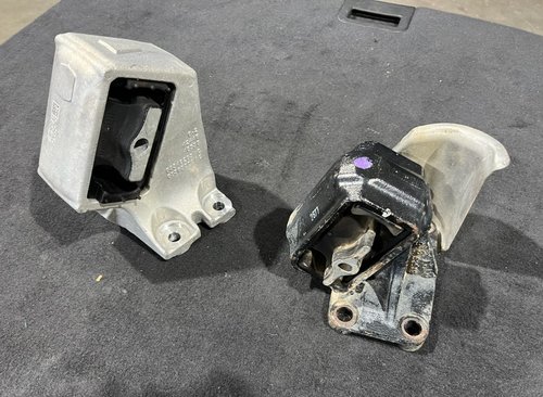 2019 - 2026 OEM RAM 3500 DIESEL CUMMINS LEFT ENGINE MOUNT 68363309AC