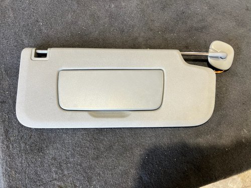 2020 - 2023 OEM GMC Sierra 2500 3500 Denali RIGHT PASSENGER Light Sun Visor GRAY