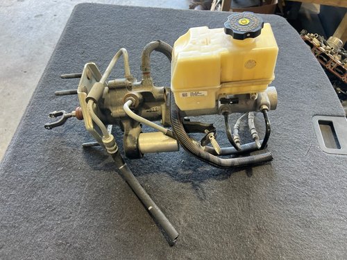 2020 - 2023 OEM SIERRA SILVERADO 2500 3500 4X4 DIESEL BRAKE MASTER CYLINDER