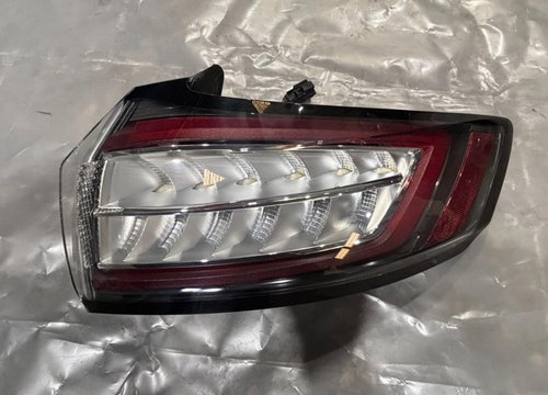 2015 2016 2017 2018 2019 Ford Edge OEM RIGHT RH Tail light
