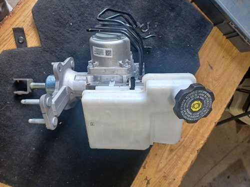 21-24 OEM GMC YUKON XL BRAKE BOOSTER MASTER CYLINDER ANTI-LOCK BRAKE PUMP MODULE