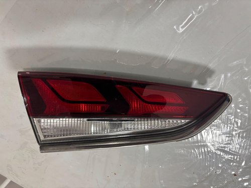 2018 2019 HYUNDAI SONATA RIGHT RH PASSENGER Side Inner Tail Light OEM