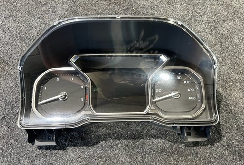2020-2023 OEM SIERRA 2500 3500 DIESEL SPEEDOMETER CLUSTER 8 INCH SCREEN 84935284