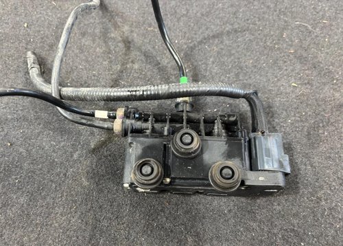 2013 - 2016 OEM Land ROVER LR4 Front Suspension Leveling Valve Block RVH000095