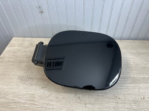 2023 - 2026 OEM YUKON XL SUBURBAN FUEL GAS LID DOOR POCKET - ONYX BLACK GBA