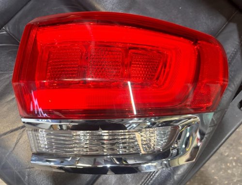 2016 - 2022 OEM Jeep Grand Cherokee Outer Right RH Tail Light - Passenger side