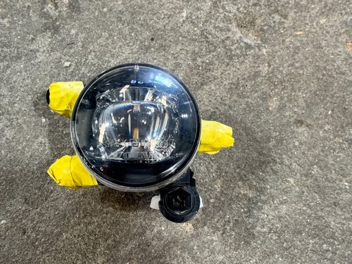 2019 - 2022 OEM Volvo XC40 Front Right RH PASSENGER SIDE Fog Light Lamp 32228884