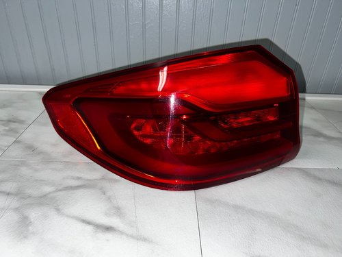 2018 - 2020 BMW 550i 540i 530i G30 REAR DRIVER LEFT LH OUTER TAIL LIGHT LAMP OEM