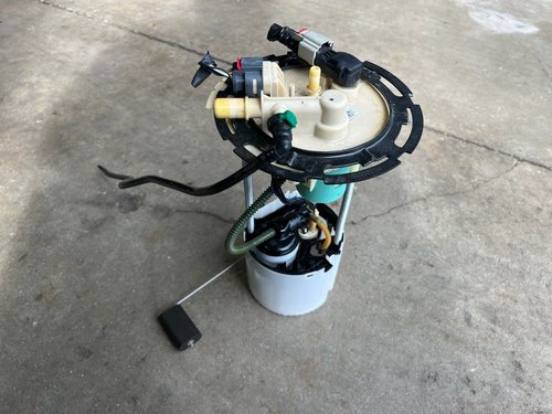2021 - 2023 OEM ESCALADE YUKON TAHOE SUBURBAN FUEL GASOLINE PUMP 85543520