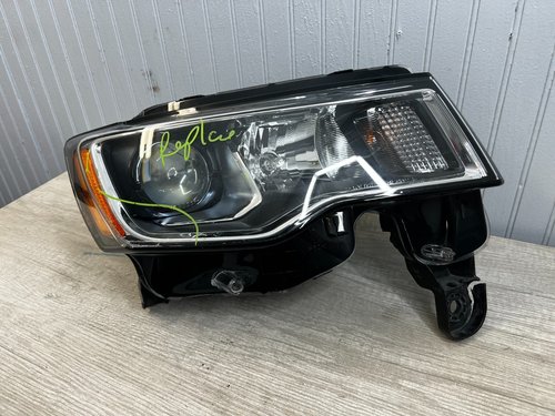 2017 - 2022 Jeep Grand Cherokee RH Right Passenger Side Halogen Headlight OEM