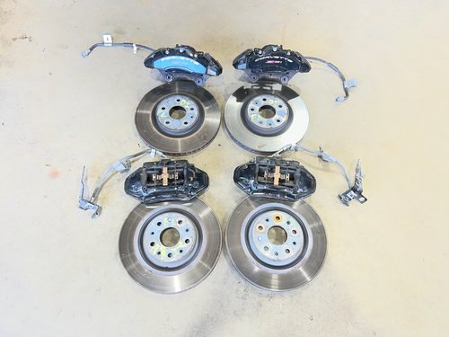 20-25 OEM CHEVROLET CORVETTE C8 Z51 BREMBO FRONT REAR BRAKE CALIPERS ROTORS SET