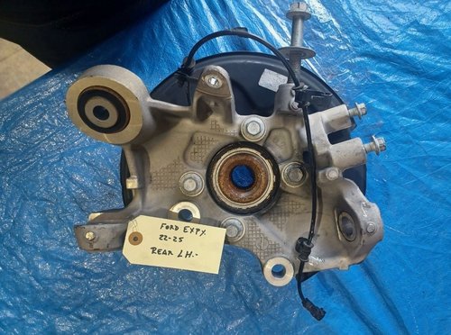 2021 - 2024 OEM FORD EXPEDITION REAR LEFT SPINDLE KNUCKLE HUB JL142K317A
