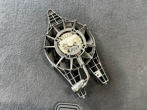 2020 - 2025 OEM Chevrolet Corvette C8 Z51 6.2L Auxiliary Radiator Fan 84919462