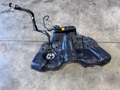 2017 - 2023 OEM PORSCHE PANAMERA 4.0 TURBO AWD FUEL TANK W/ FILLER TUBE