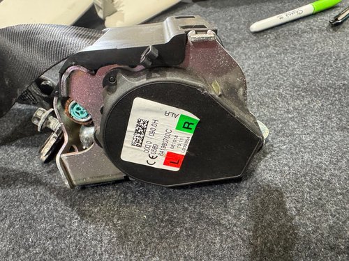 2019 - 2023 OEM VOLVO XC40 BLACK REAR SEAT BELT RETRACTOR