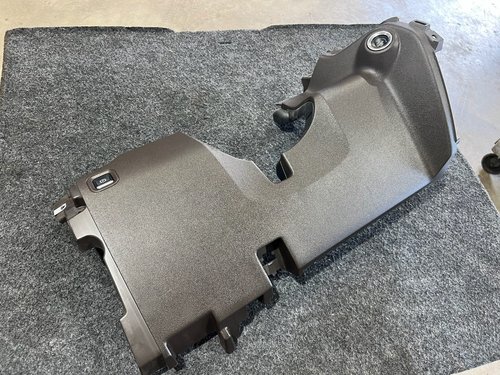 19-23 OEM SIERRA SILVERADO 1500 2500 3500 Driver Side Panel Knee Bolster COVER