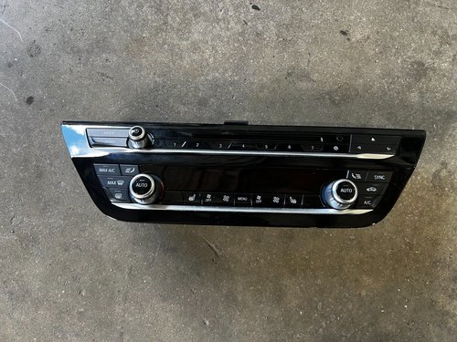 2017 - 2020 OEM BMW G30 530i 540i 530I DASH RADIO AC A/C CLIMATE CONTROL PANEL