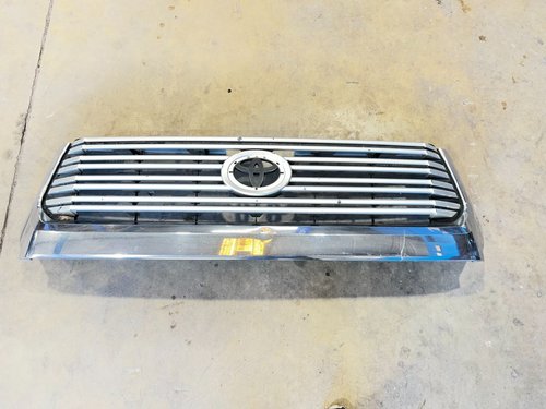 2014 - 2017 OEM TOYOTA TUNDRA GRILLE ASSEMBLY FRONT SILVER GRILL 53111-0C0210