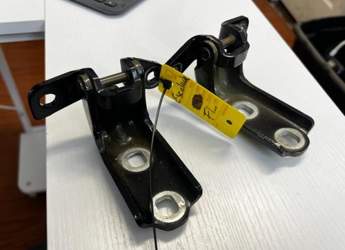 2022 - 2024 OEM CADILLAC ESCALADE ESV FRONT LEFT DOOR HINGE HINGES SET - BLACK