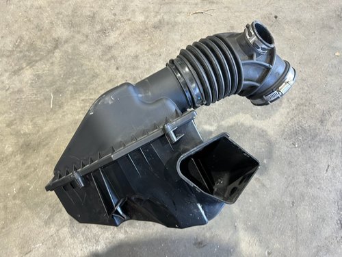 2019 - 2023 BMW X3 G01 OEM ENGINE AIR CLEANER FILTER BOX AD862047304
