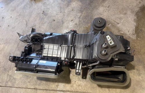 18-24 OEM FORD EXPEDITION  FRONT HVAC HEATER EVAPORATOR BLOWER CASE 19K MILES