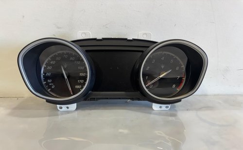 2017 - 2020 OEM MASERATI LEVANTE SPEEDOMETER INSTRUMENT CLUSTER GAUGE 670101176
