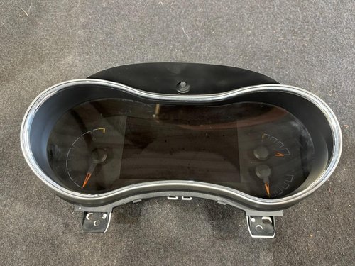2016 - 2021 Jeep Grand Cherokee OEM Cluster Speedometer Instrument Gauge
