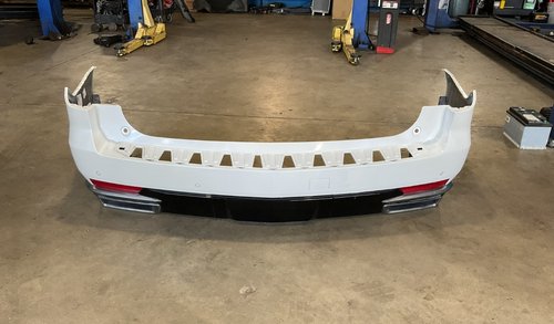 21-24 OEM CADILLAC ESCALADE COMPLETE REAR BUMPER ASSEMBLY  Crystal White Tricoat